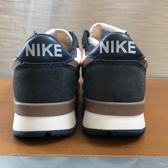 Vintage Nike running shoes size 7 NWOT - Picture 2 of 6